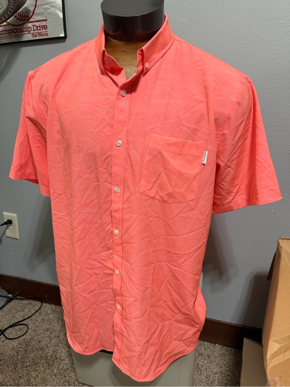 Chubbies Men's Short-Sleeve Button-Down Shirt in Coral